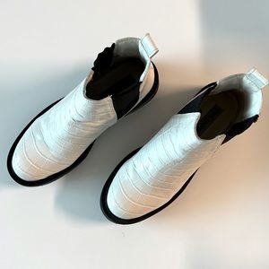 Steve Madden booties 🥾